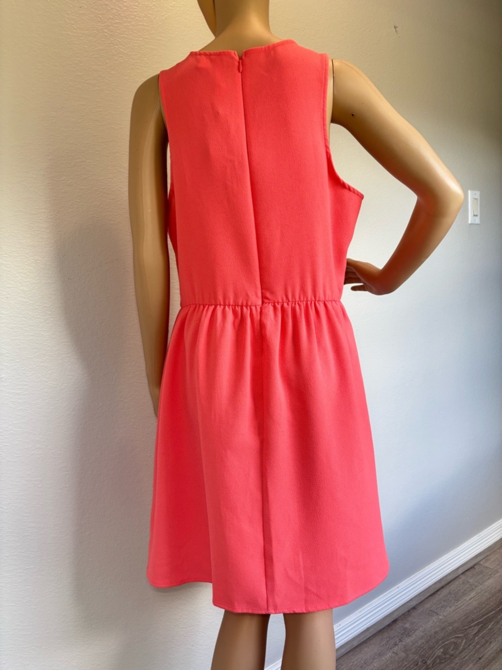 Francesca’s Miami Coral Sleeveless Dress with Ivory Crochet Trim Back zipper NWT - Picture 10 of 16